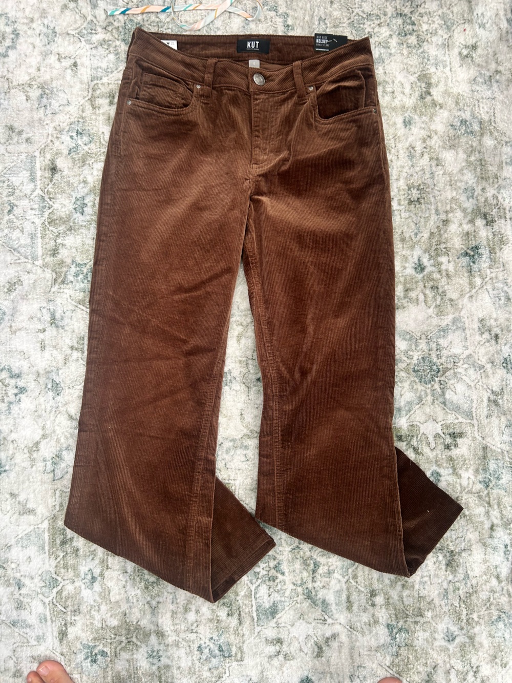 KUT from the Kloth Kelsey Ankle Flare Corduroy Pants Brown Size 6 NWT - Picture 2 of 6